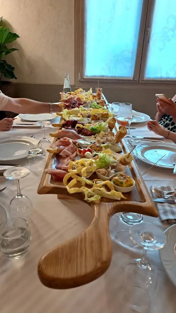 Claudia Zanetti_Bar Trattoria Tre Ponti_Rosa_review