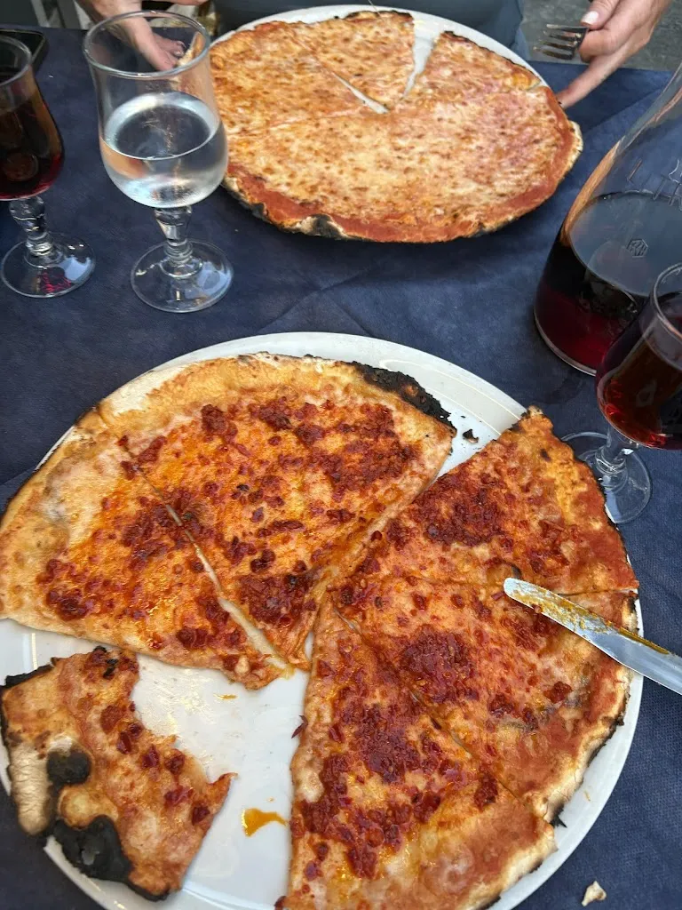 Kierlyn Seeley_Ristorante pizzeria La rosa rossa forno a legna_Rosa_review