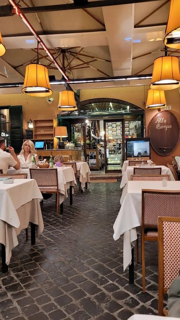 İsmail Güngör_Alla Rampa_Rosa_recensione