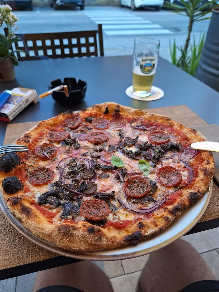 Miodrag Josipovic_Pizzeria Vince_Rosa_review