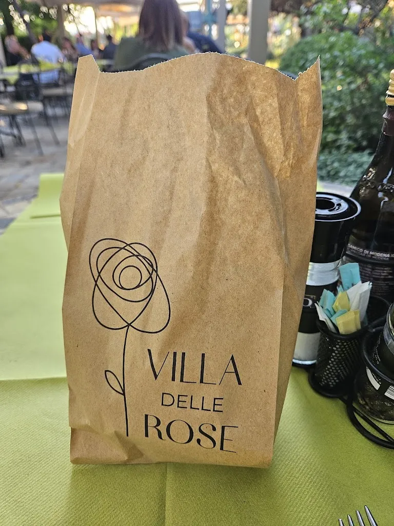 Mike Wesolowski_Villa delle Rose_Rosa_review