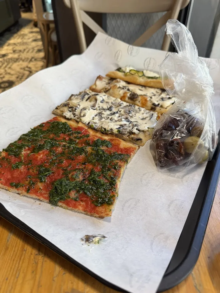 Kata Gn_Made of Flour_Rosa_review