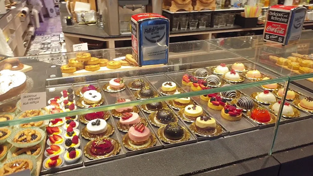 Made of Flour_Rosa_slider_image_2