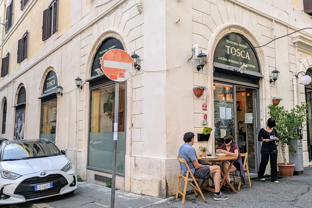 Tosca - Trattoria Pinseria_Rosa_slider_image_1