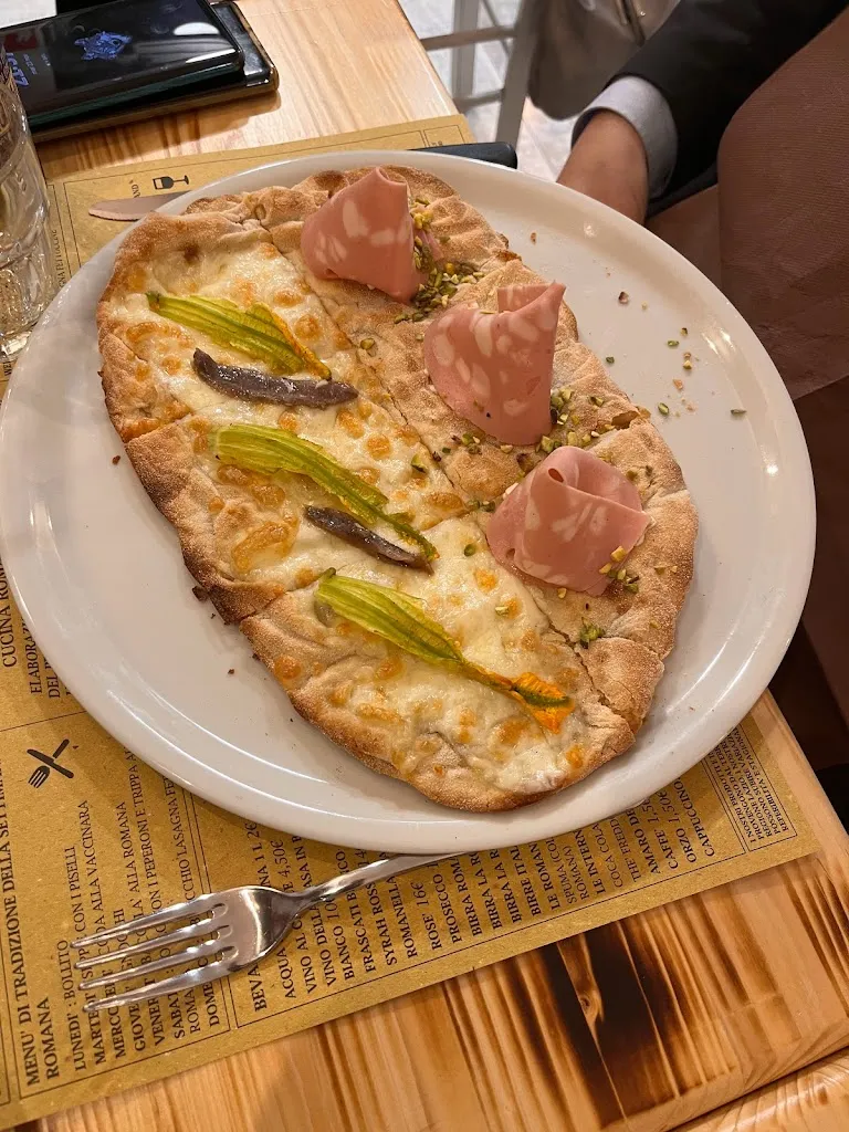 Tosca - Trattoria Pinseria_Rosa_slider_image_3