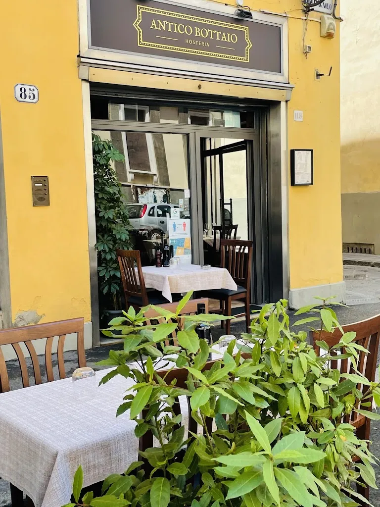Antico Bottaio restaurant in Santa Croce