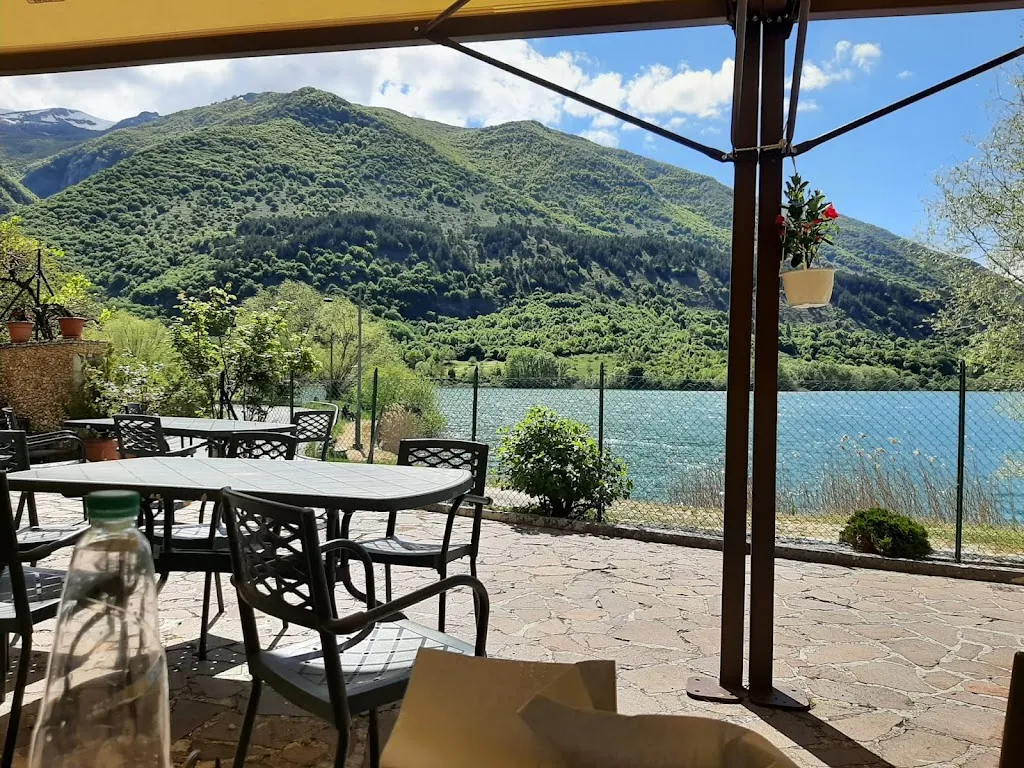 Trattoria Bar Sul Lago restaurant in Scanno