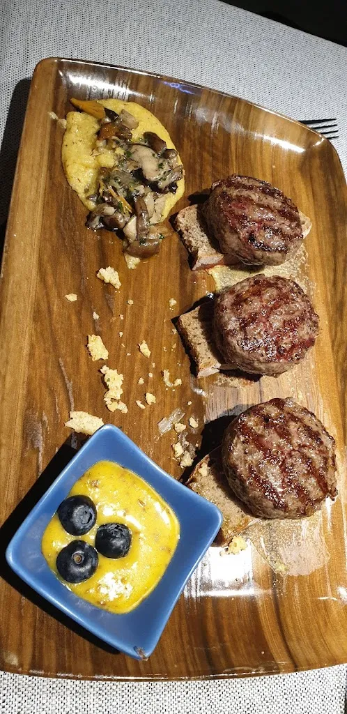 Peter Jürg Bury_Edelweiss Stube_Sappada_recensione