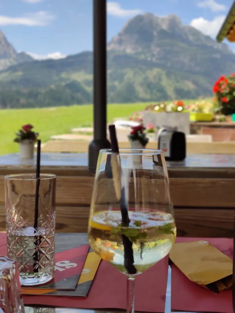 Marcella Satalino Andersen_SKIBAR SAPPADA HAMBURGER GOURMET , RISTORANTE CON CUCINA DI MONTAGNA_Sappada_review