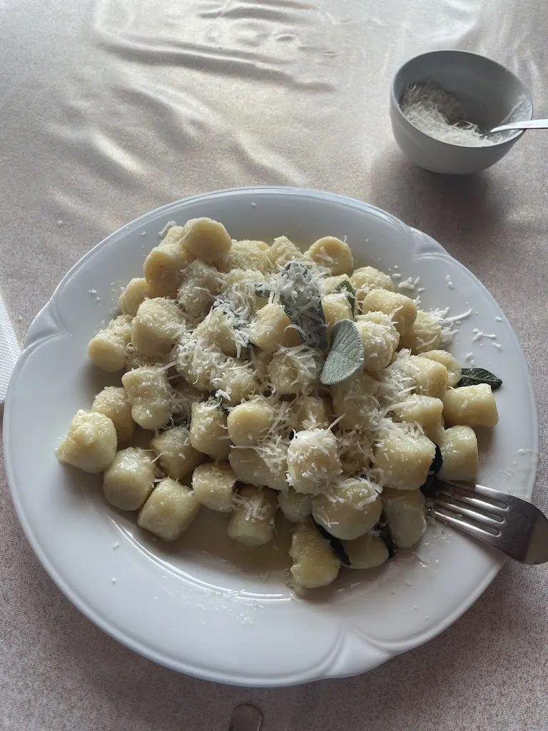 Laura Podgoršek_Bar Trattoria Montecarlo_Taipana_review