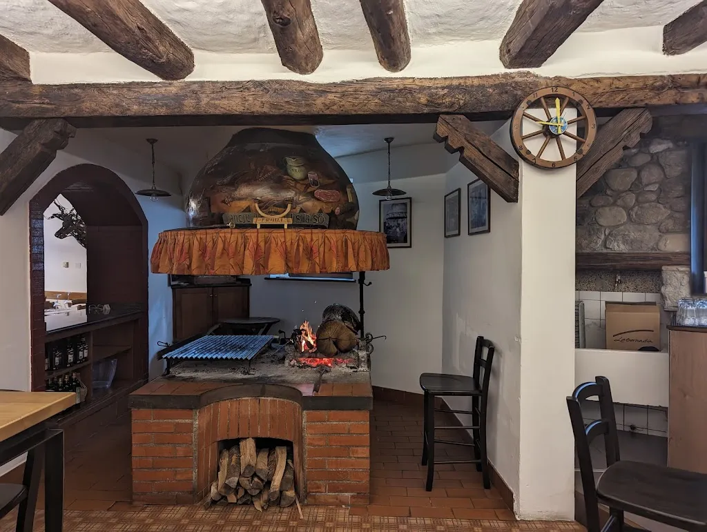 Al Friuli - Paninoteca - Ristorante - Albergo restaurant in Taipana