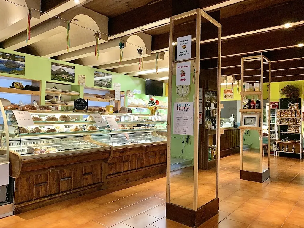 Pik: Bakery, Confectionery and Ice Cream restaurant in Trasaghis