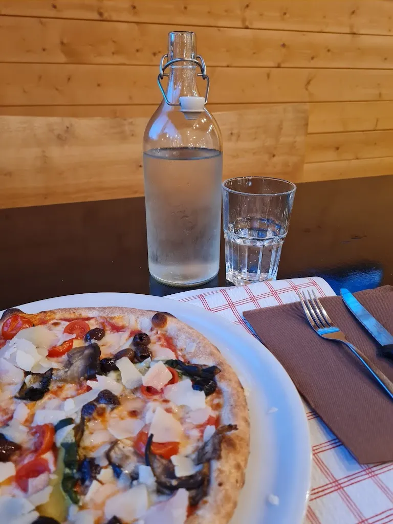 Albert Kostusev_Pizzeria Da Mario Di Favata Rosario Gioacchino_Tarcento_review