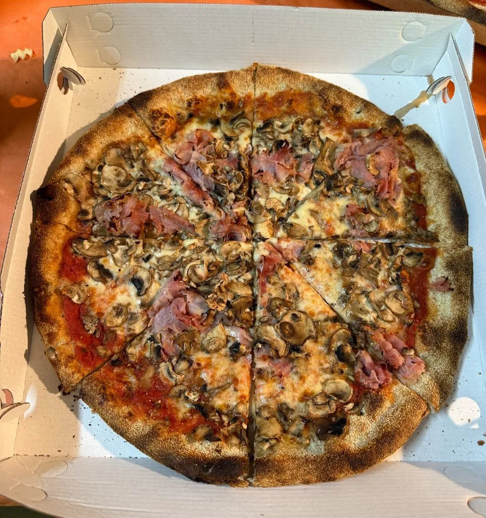 Pizzeria da Turi di Mario Aversa_Treppo Grande_slider_image_2