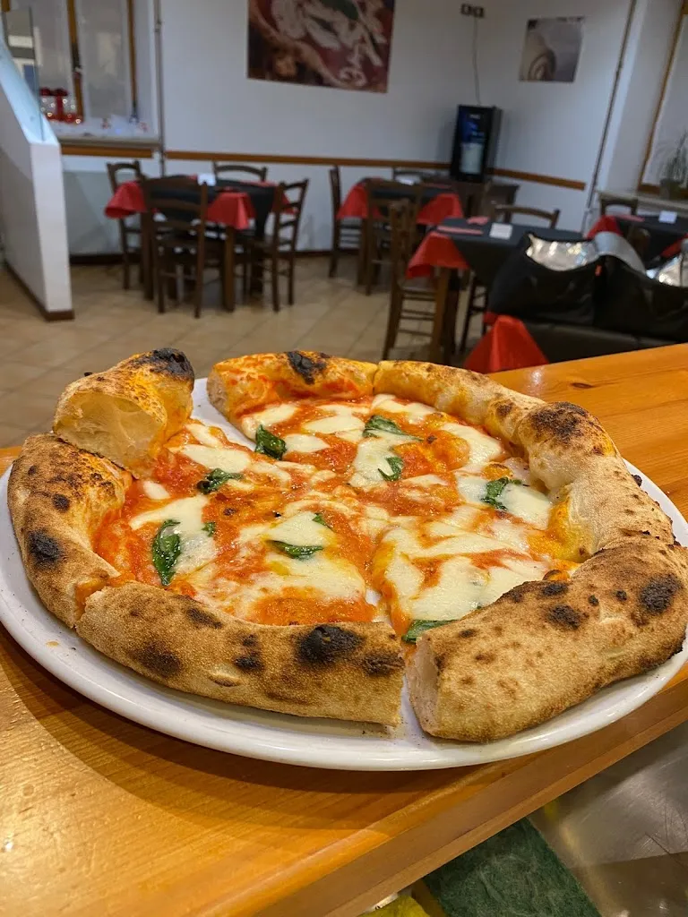 Pizzeria Rossonero_Tolmezzo_slider_image_2