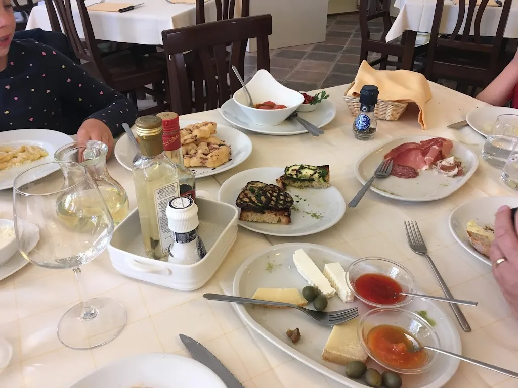 Karen Poulton_Ristorante - Pizzeria BORGO NUOVO_Serramonacesca_review