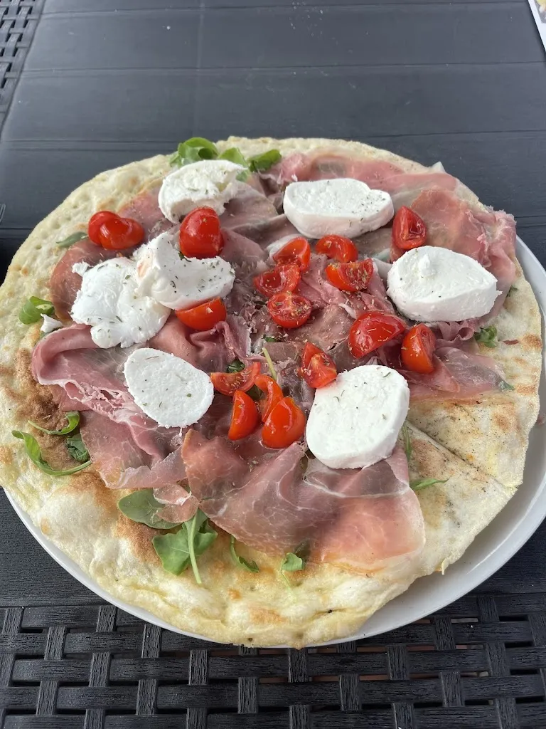 anja x_Pizzeria Luna Rossa-Carnia_Villa Santina_review