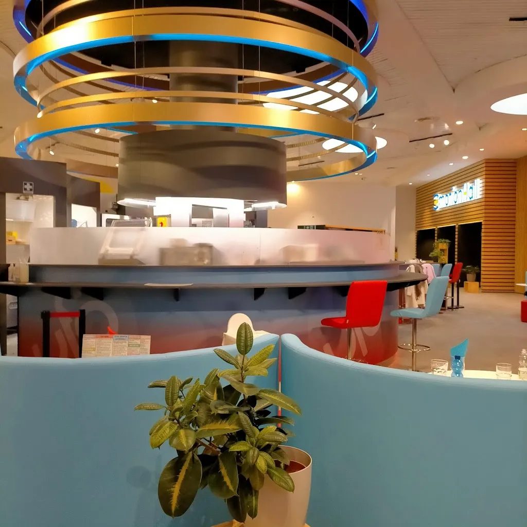Elena Furlan_UFO Unusual Fastfood_Villesse_review