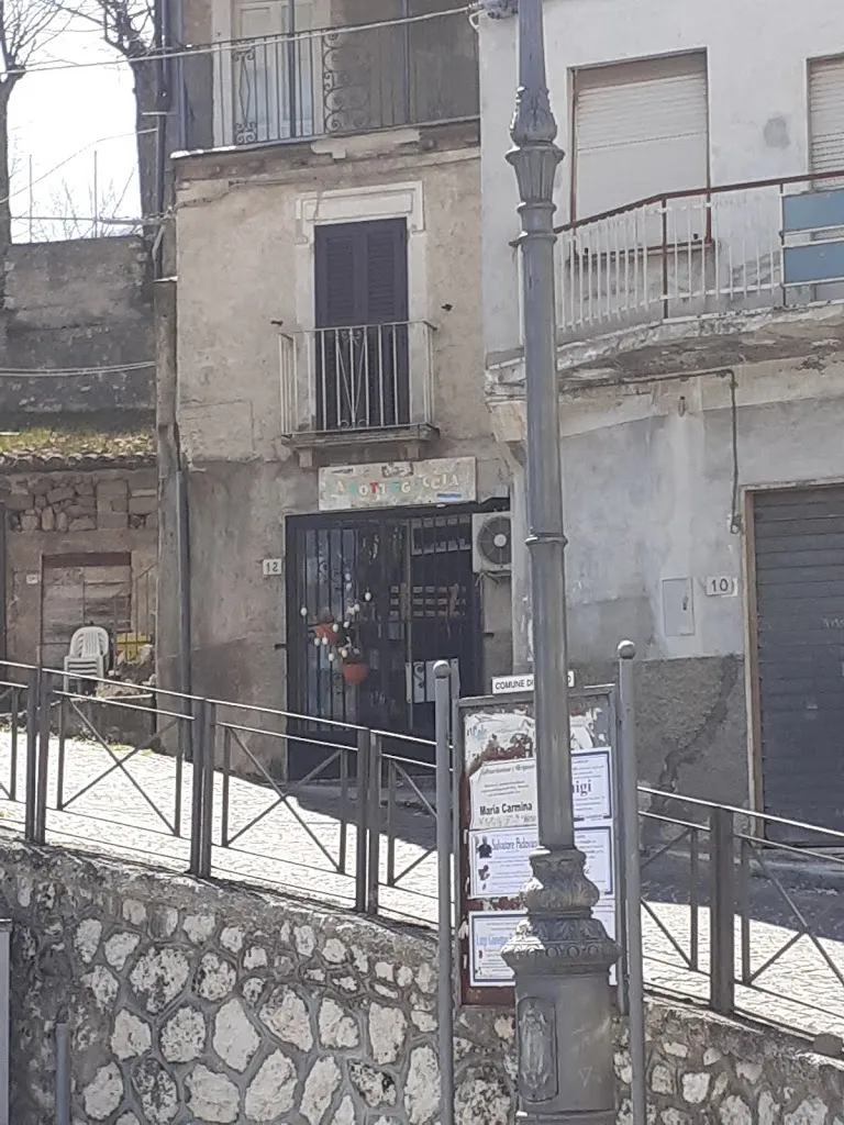 A. Matrix_LA Botteguccia di Anna Maria MARINI_Secinaro_review