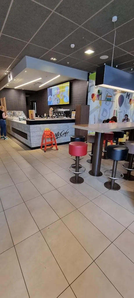 Z. CON GLANTZ_McDonald's Villesse Mall_Villesse_review