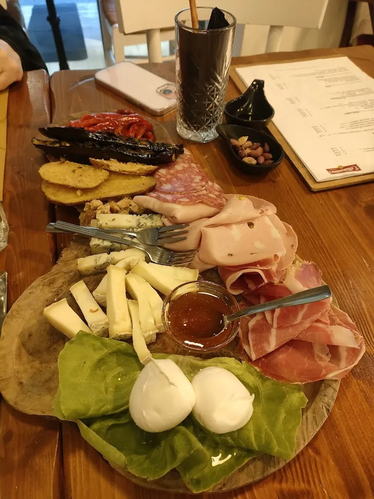 Christine Bramwell_L'Alimentari_Acilia-Castel Fusano-Ostia Antica_review