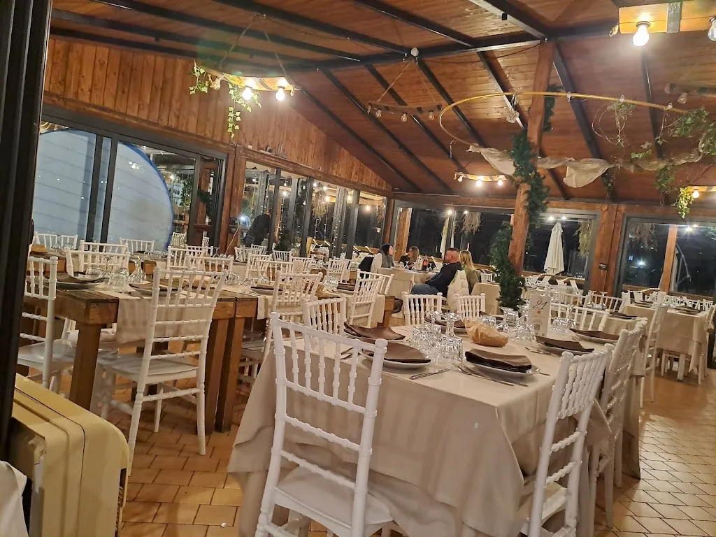 Casale Girasole_Acilia-Castel Fusano-Ostia Antica_slider_image_1