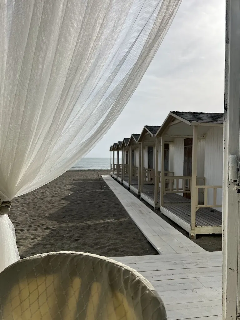 Laura van de Vorst_L'Ostrica Pazza_Acilia-Castel Fusano-Ostia Antica_recensione