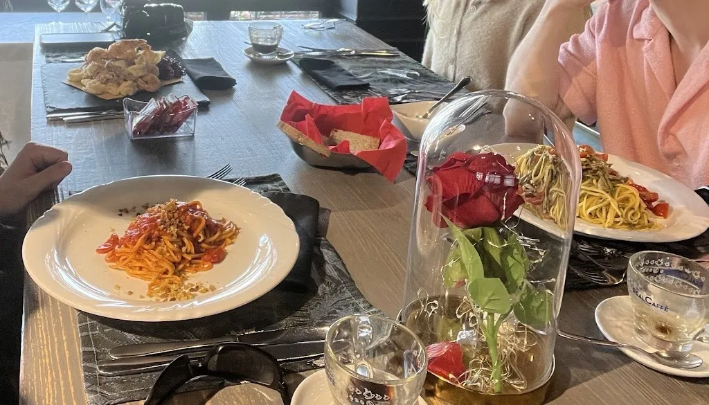 Szymon Wałachowski_Rose garden bistro_Alatri_review