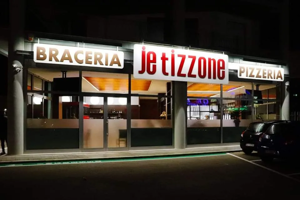 Braceria Pizzeria Je tizzone restaurant in Scurcola Marsicana