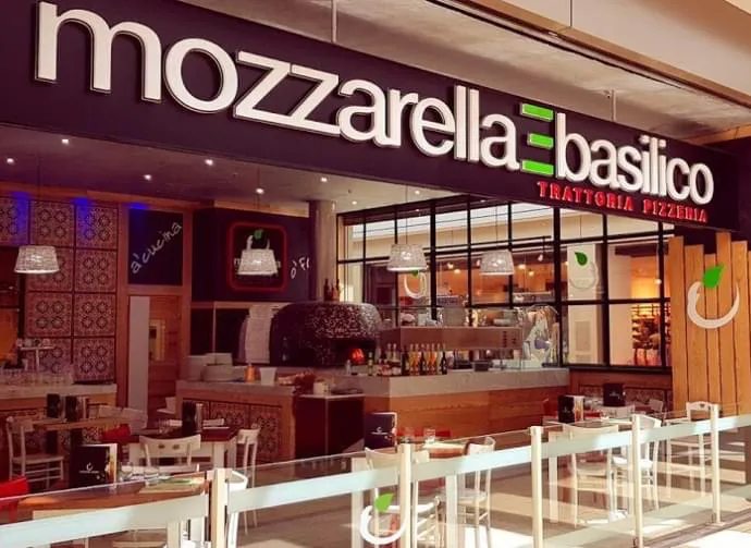 Mozzarella E Basilico restaurant in Albuccione