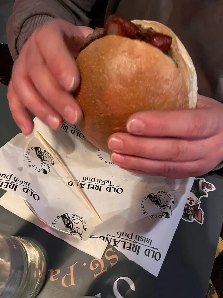 Pia Romano_Old ireland pub_Albuccione_review