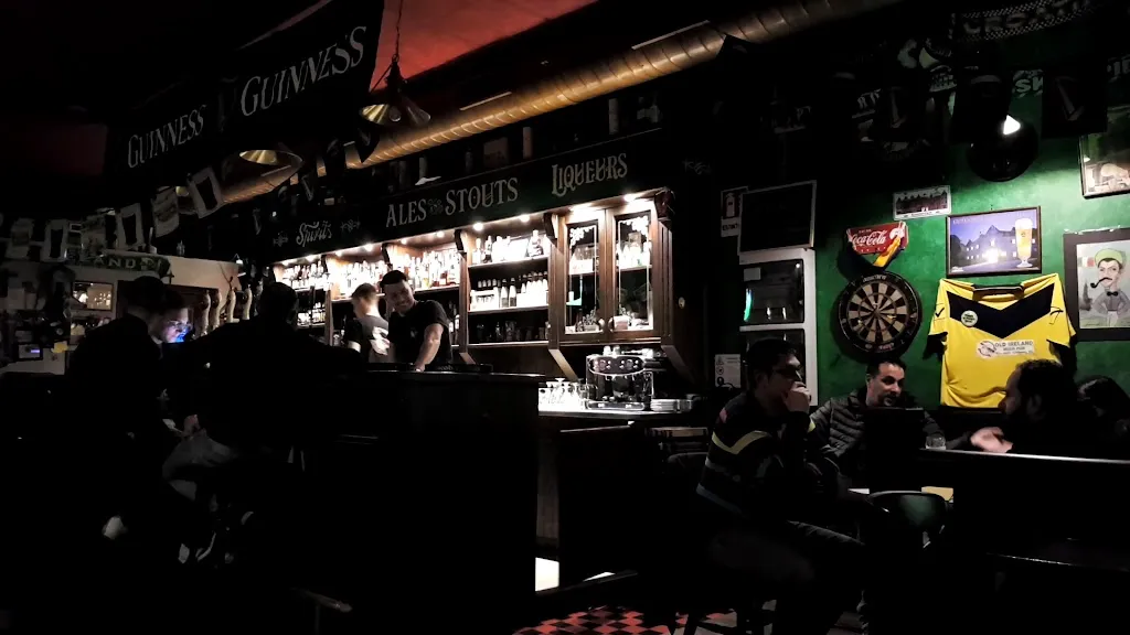 Old ireland pub restaurant in Albuccione