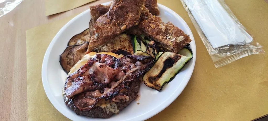 Menu_Masterchips - Hot Beef_Albuccione_image_2