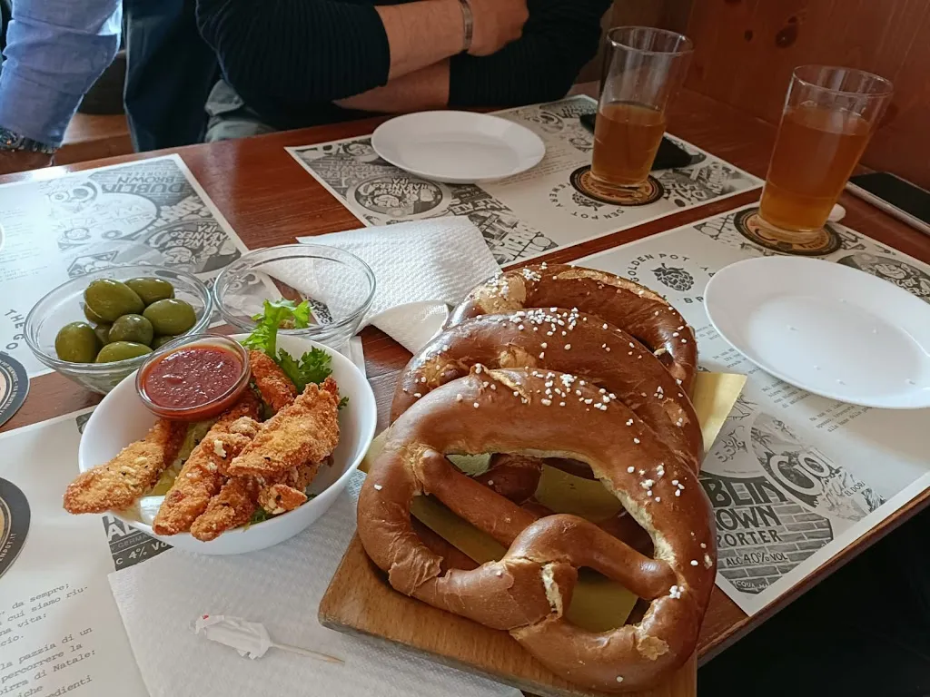 Menu_The Golden Pot Brewpub_Albuccione_image_9