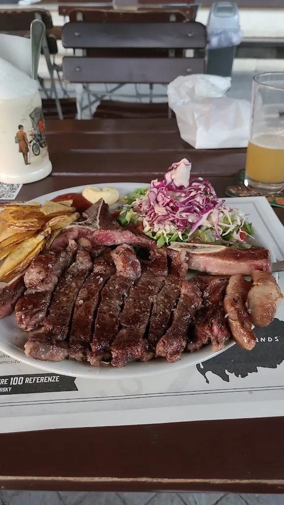 Kenneth Baumeister_The Golden Pot Brewpub_Albuccione_review