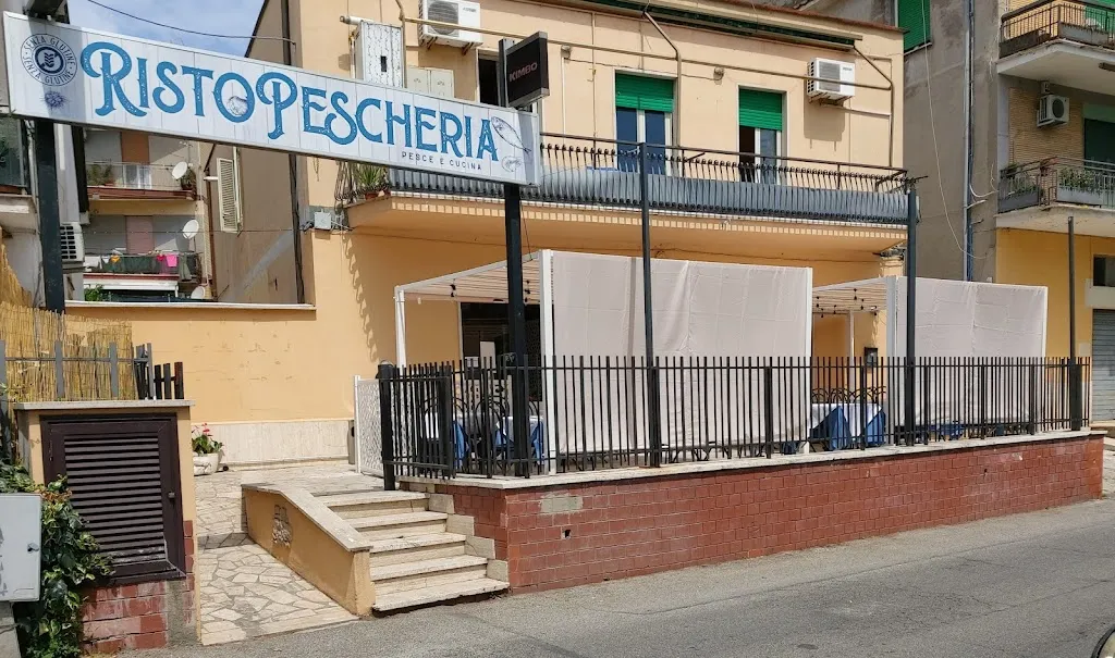 Ristopescheria Guidonia restaurant in Albuccione
