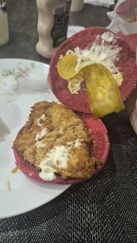 Riley_KFC_Albuccione_review