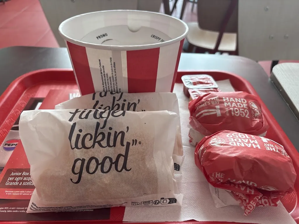 simona pozzi_KFC_Albuccione_review