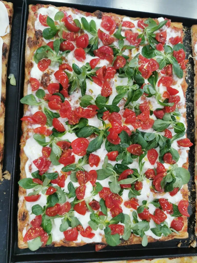 Pizzeria Pappa Reale_Albuccione_slider_image_2