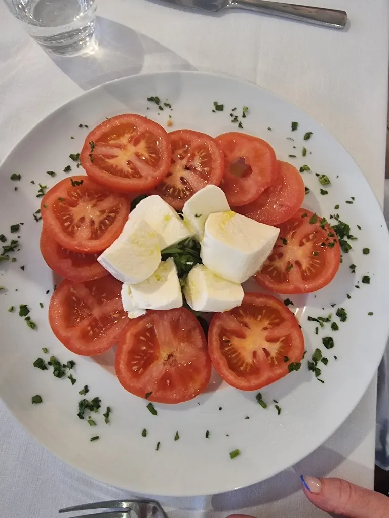 Thomas Frydenlund_New Manor Silvi Marina_Silvi_review