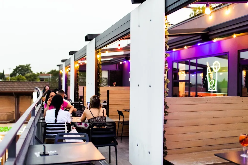 Scalino 39 Lounge Bar restaurant in Albuccione