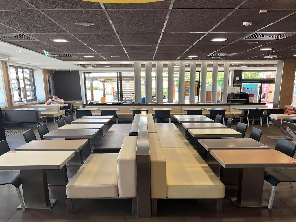 McDonald's_Albuccione_slider_image_3