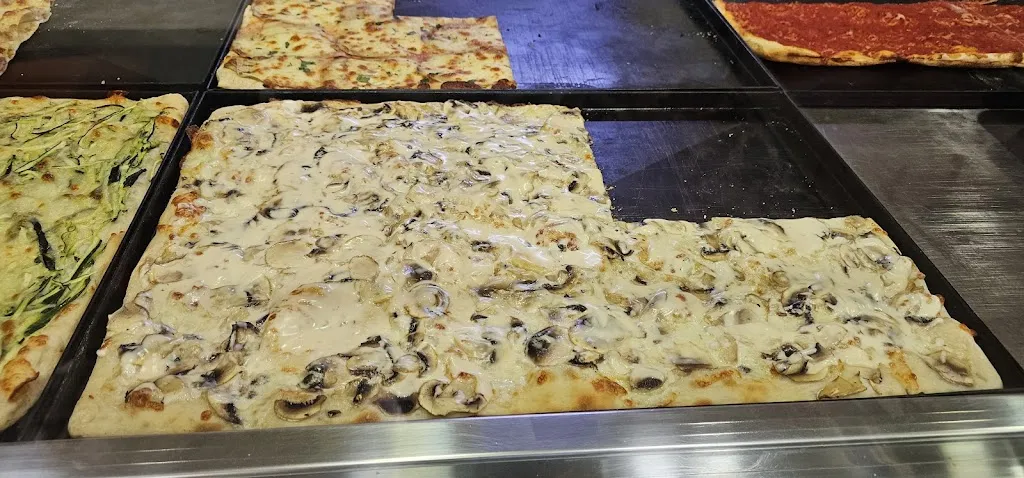 Menu_Pizza Friends_Albuccione_image_3