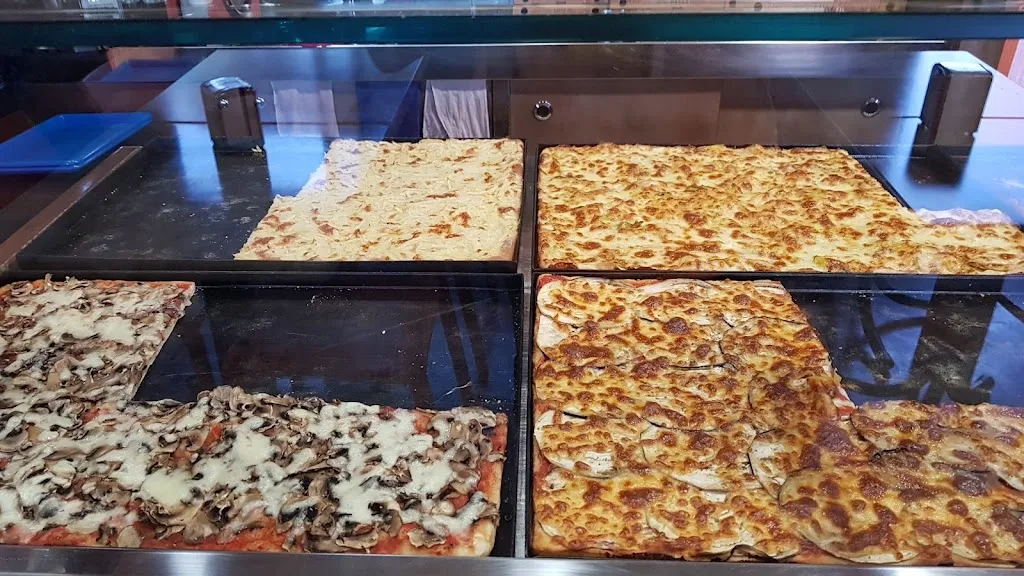 Menu_Pizza Friends_Albuccione_image_5