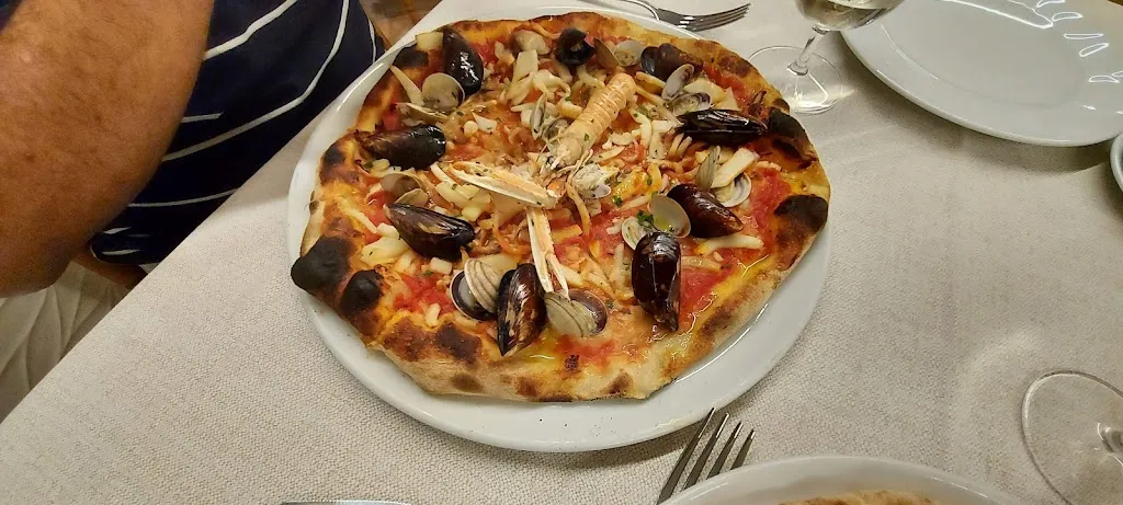 Annalisa D'Alberto_Hotel. La Lanterna. Ristorante Specialità Pesce. Pizzeria_Silvi_review