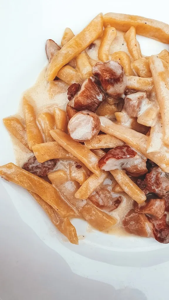 Massi Macii_Pizzeria Delizie Anticolane_Anticoli Corrado_review