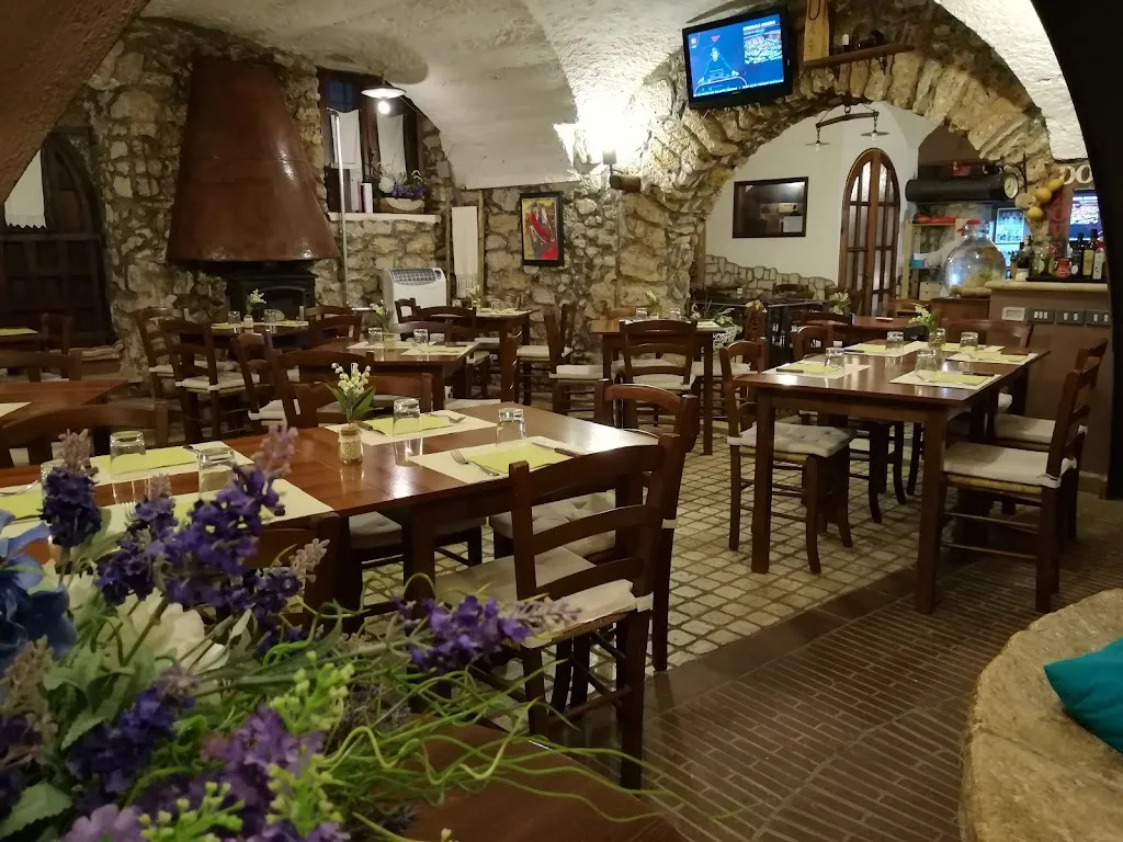 Pizzeria Frantoio del vicolo DiVino restaurant in Anagni