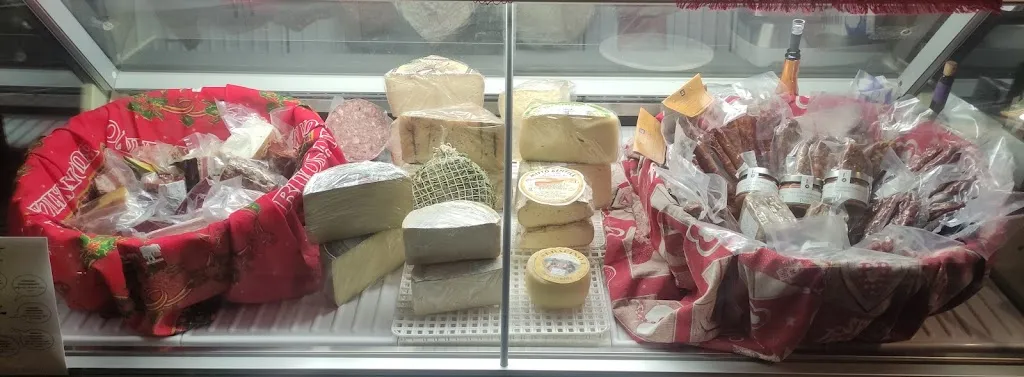 HidFood - Rifugio Grotta del Cavallone restaurant in Taranta Peligna