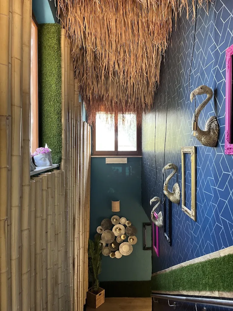 Pat_Momo Restaurant, Pinsa & Show_Aprilia_recensione