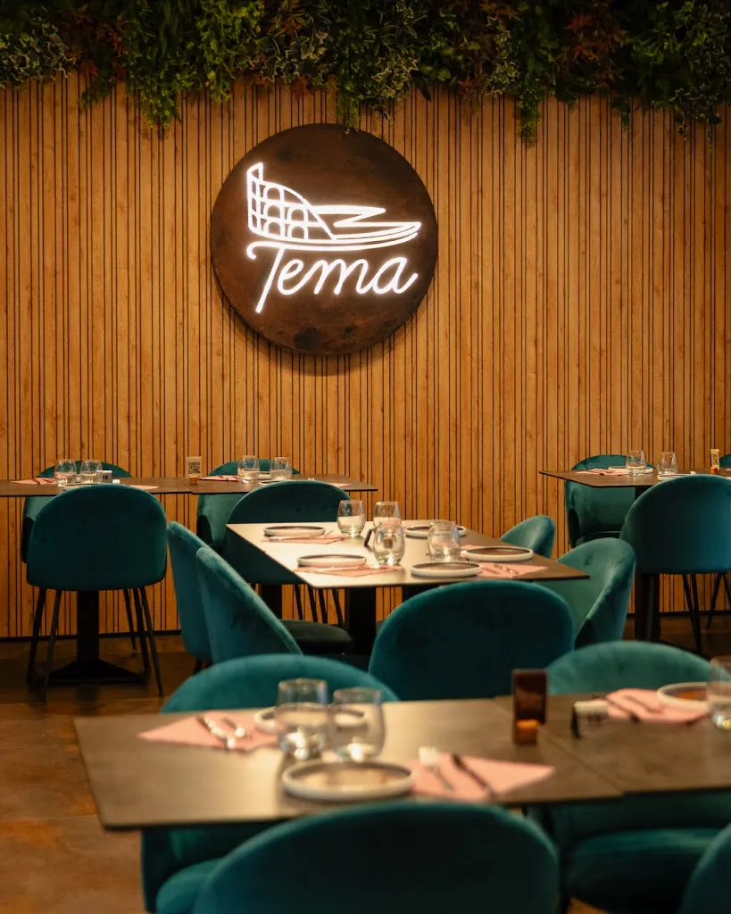 Tema - Roma in una pizza restaurant in Aprilia